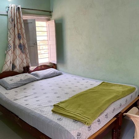 Kalyan Guesthouse Хампи Экстерьер фото