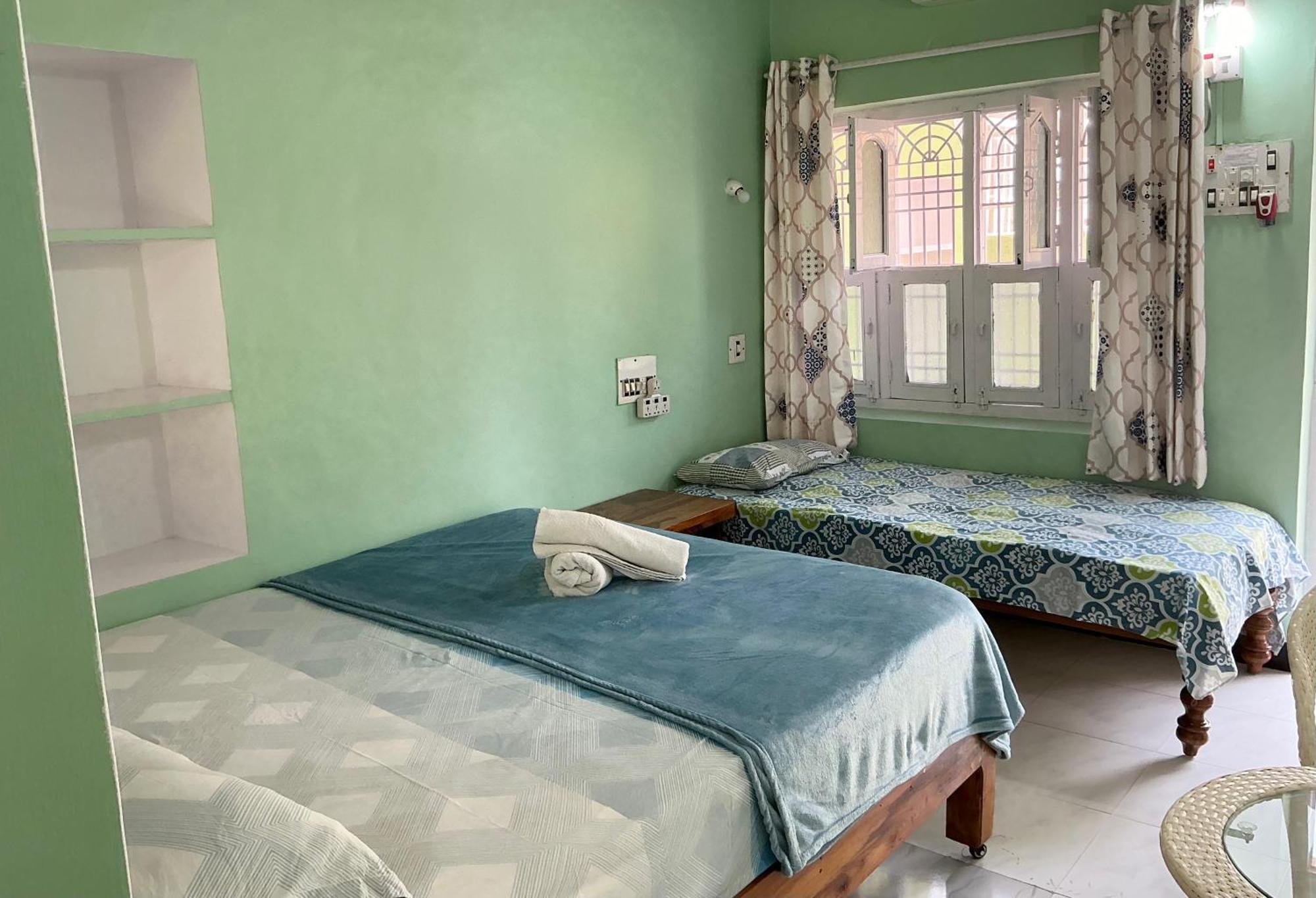Kalyan Guesthouse Хампи Экстерьер фото