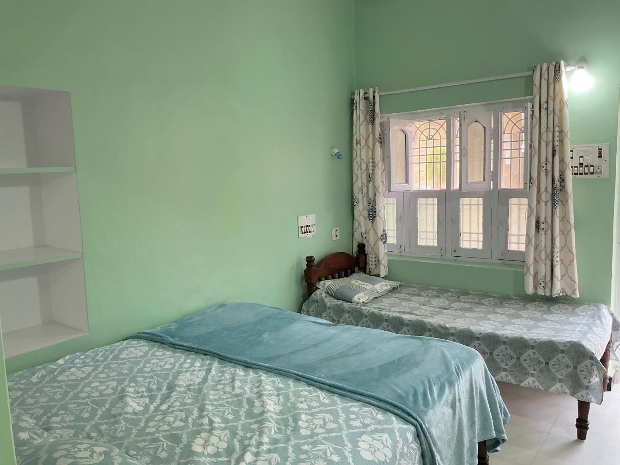 Kalyan Guesthouse Хампи Экстерьер фото